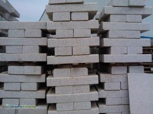 花崗巖石材的應用與特點——以白麻路沿石與芝麻白路邊石為例